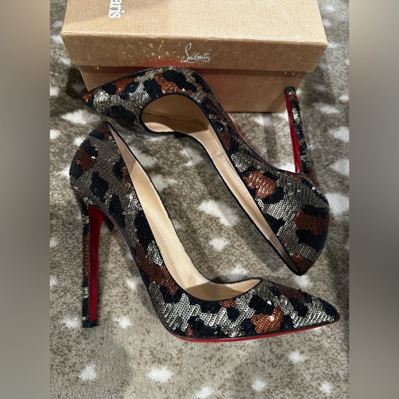 Christian Loubition Sequins Cheetah Pumps. Size 38 - Picture 11 of 13